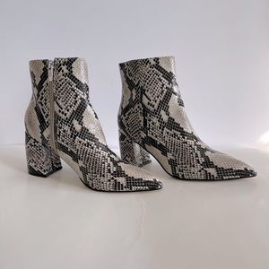 Marc Fisher leather print pointed toe zip booties!